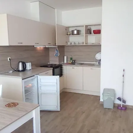 Silver Six Apartment *