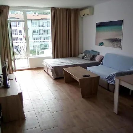 Apartment Silver Six